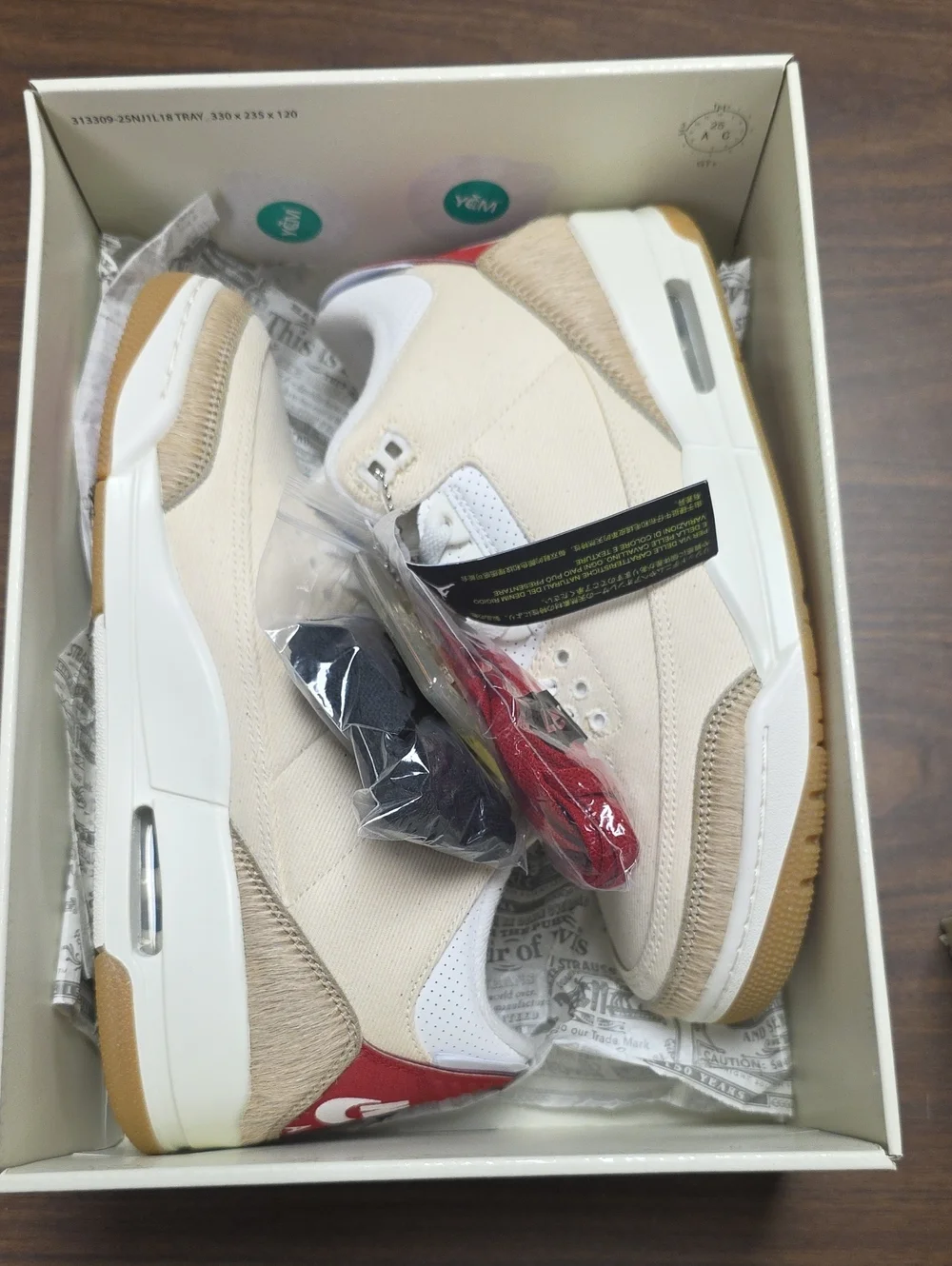 Levis x Jordan 3 Retro 